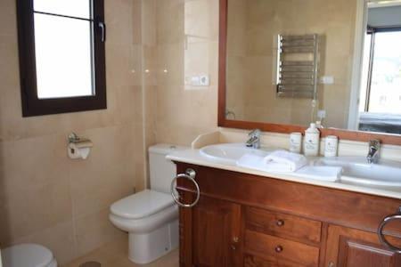 Marbella, Arqueros Golf & Country Club, Sleeps 7 1 Child Apartment Marbella