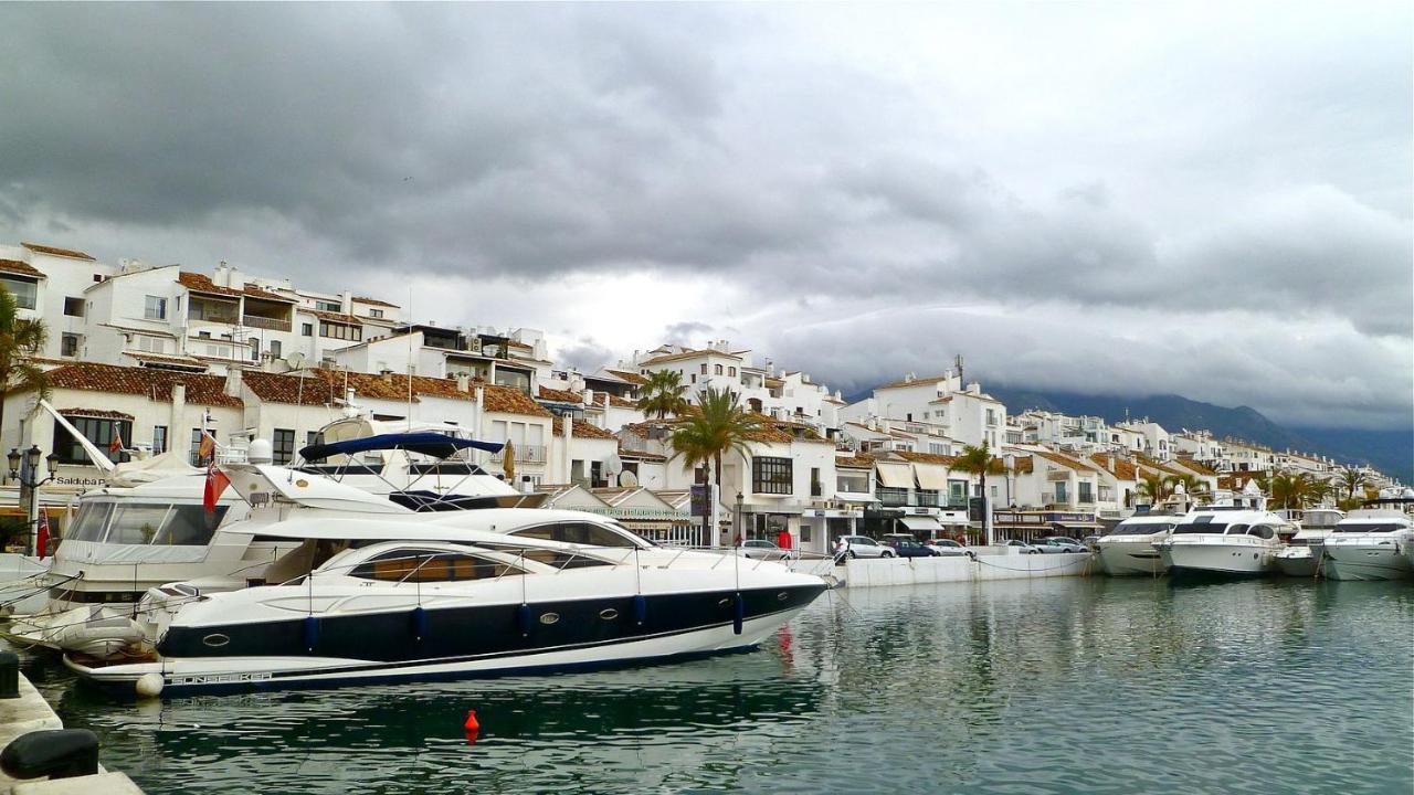 Marbella, Arqueros Golf & Country Club, Sleeps 7 1 Child Apartment Marbella